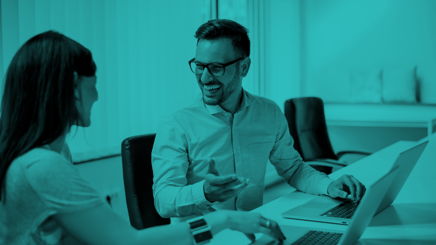 O que faz e como se tornar um consultor de negócios? Função, carreira e salário 